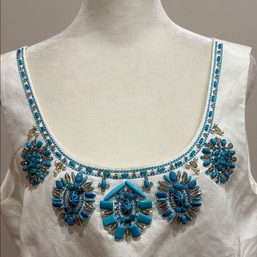 Tahari Embroidered White and Blue Women's Sleeveless Top Size 12 - Picture 2 of 5